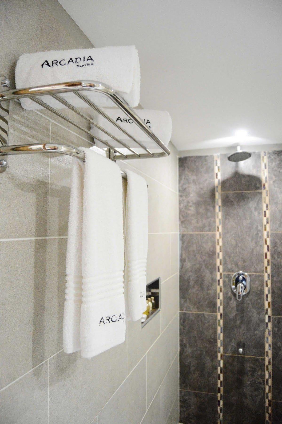Arcadia Suites - Кампала Экстерьер фото